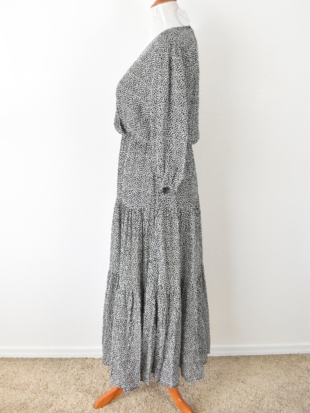 Petal & Pup Hadyn Black and White Faux Wrap Maxi Dress NEW - 10 - Picture 6 of 10